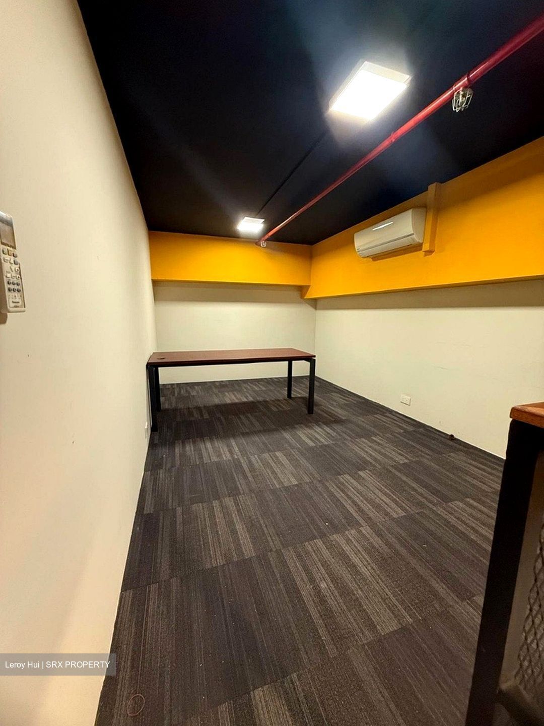 Centro Bianco (D19), Office #626964321